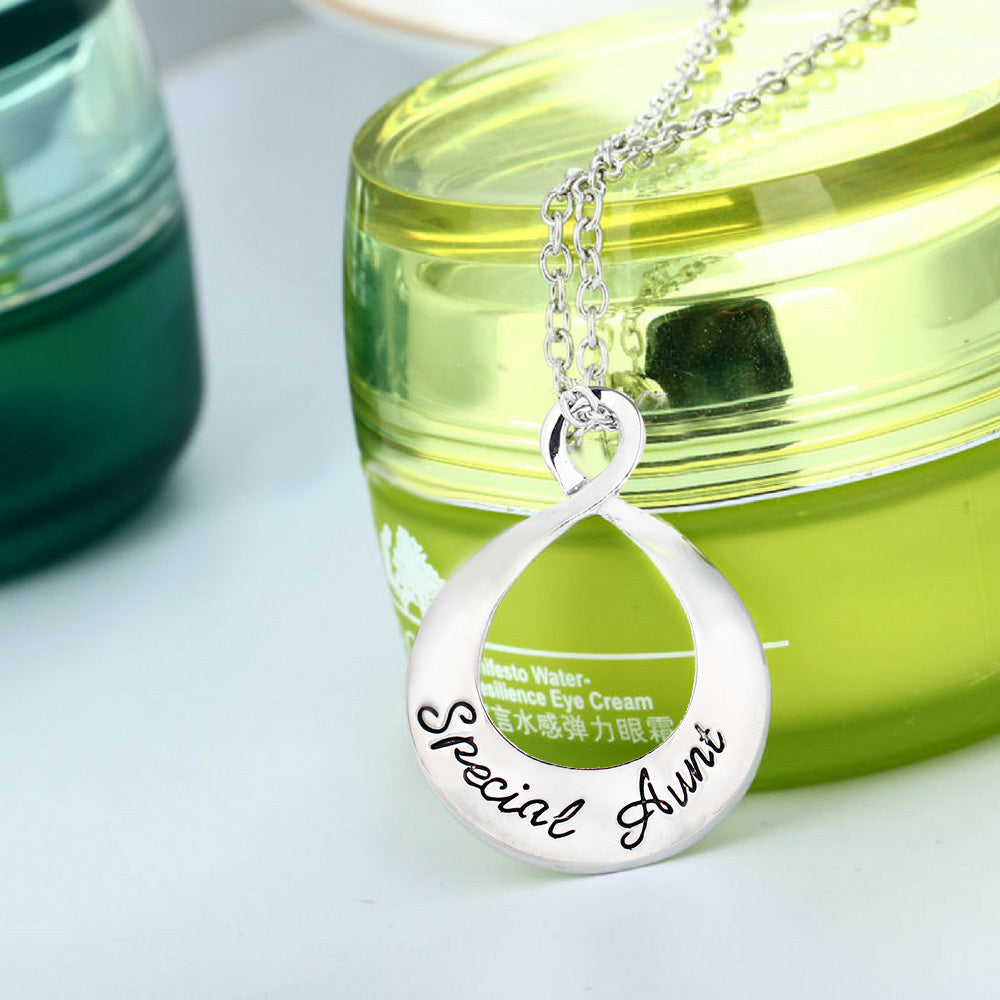 “Special Aunt” Necklace | Adorable Round Pendant Special Aunt Necklace| Best Necklace for Woman